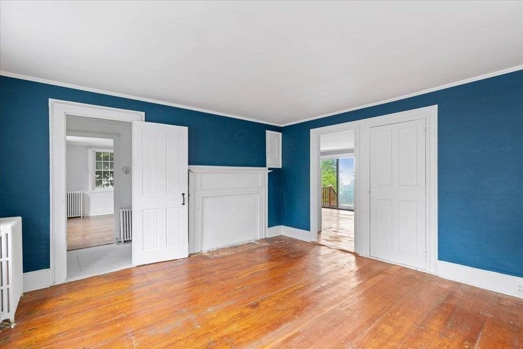 218 Sandwich St - Photo 7 of 38