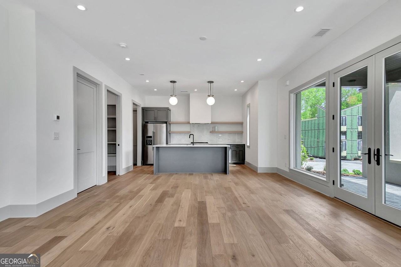 365 2nd St - Photo 6 of 50