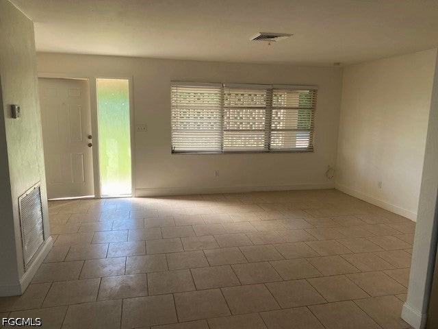 111 Highland Ave - Photo 4 of 17