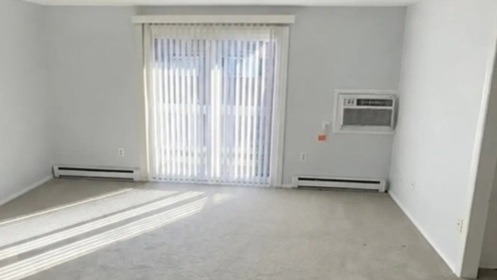 1671 Main St - Photo 2 of 7