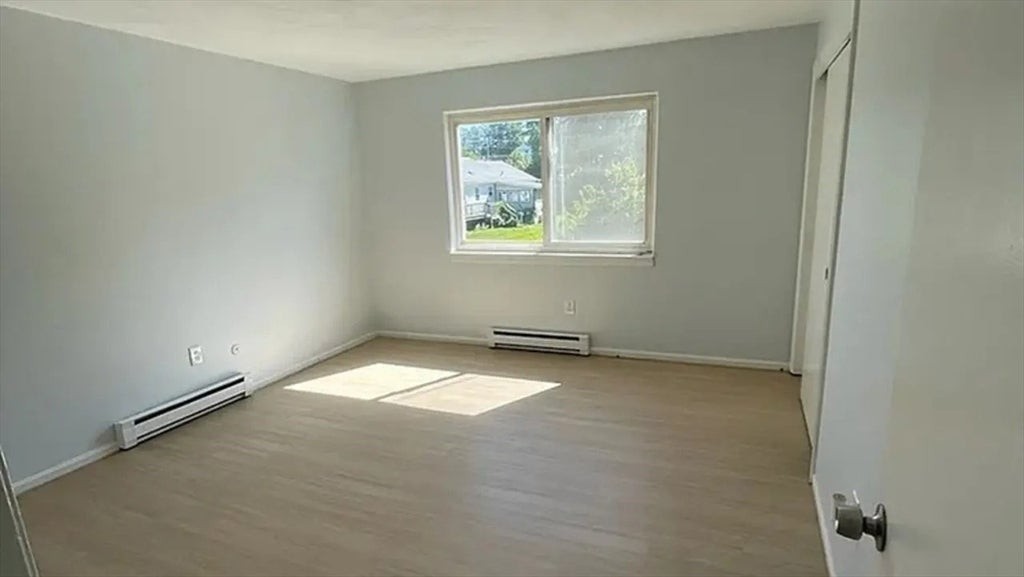1671 Main St - Photo 6 of 7