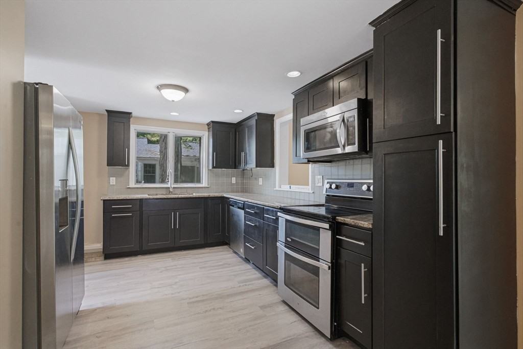 70 Riverside Ave - Photo 2 of 42