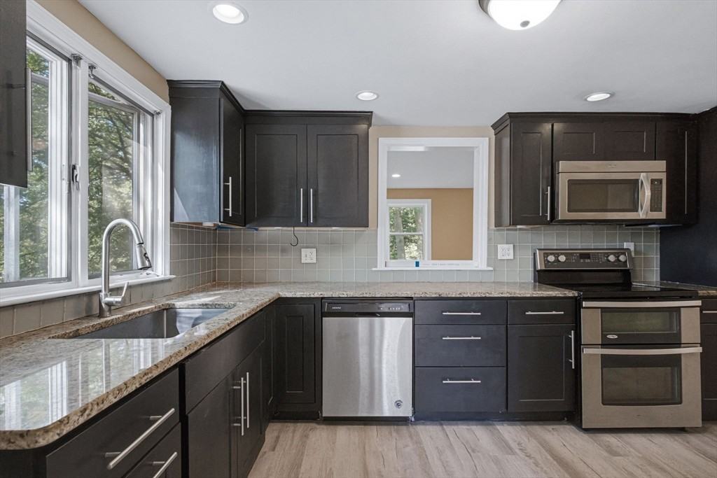 70 Riverside Ave - Photo 3 of 42