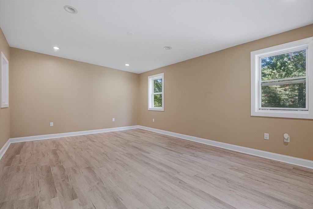 70 Riverside Ave - Photo 7 of 42