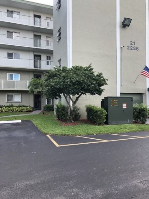 2236 N Cypress Bend Dr - Photo 2 of 20
