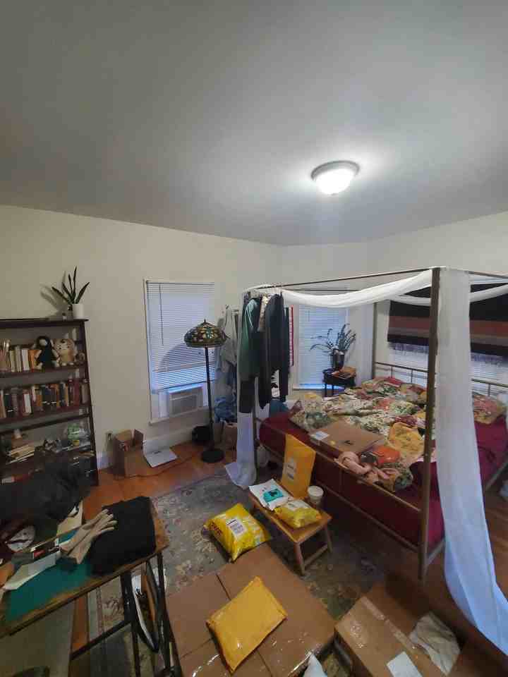 Beacon St - Photo 2 of 8