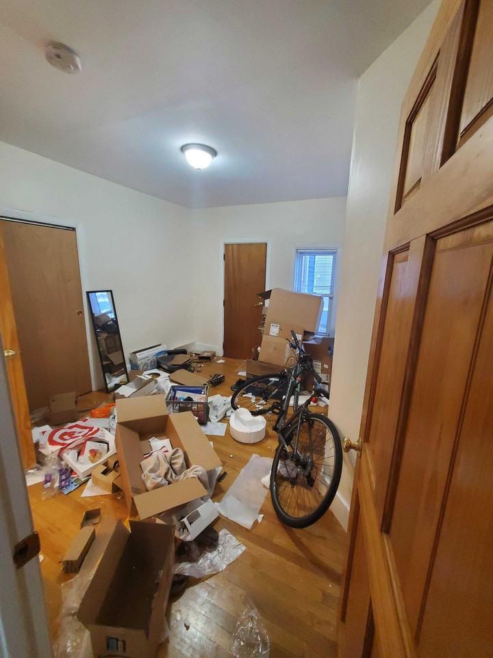 Beacon St - Photo 3 of 8