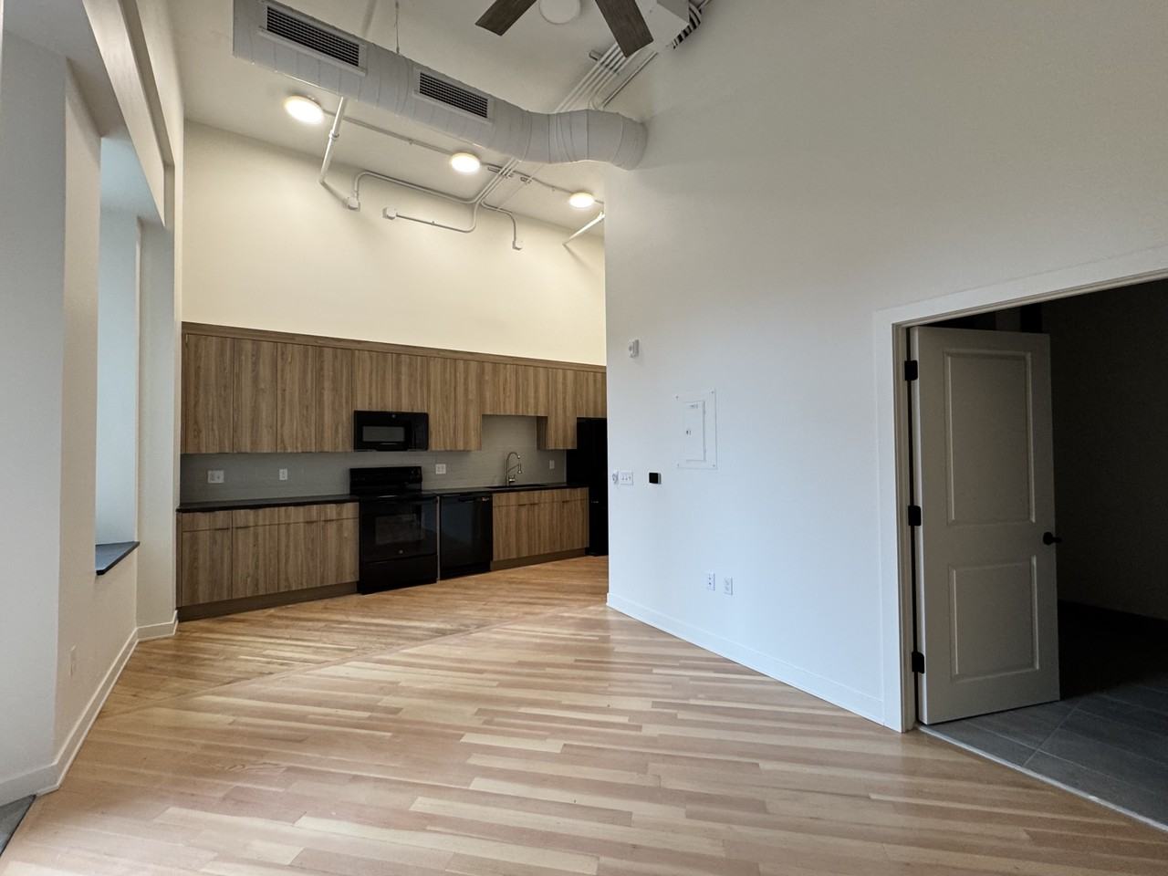 110 West 9th StreetApt. 2C #2C - Photo 4 of 8