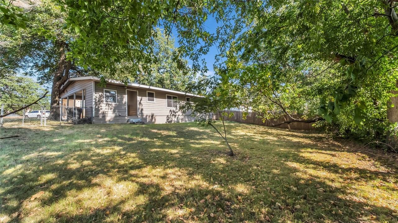 501 S Perry Ave - Photo 3 of 17
