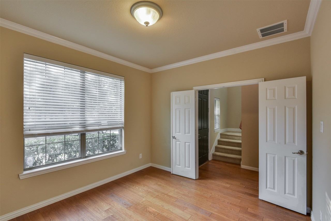 1707 Coronado St - Photo 4 of 22
