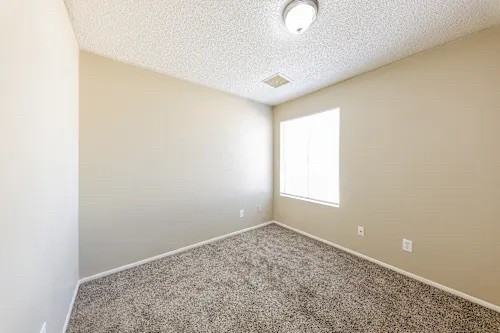 6630 Liberty St - Photo 4 of 10