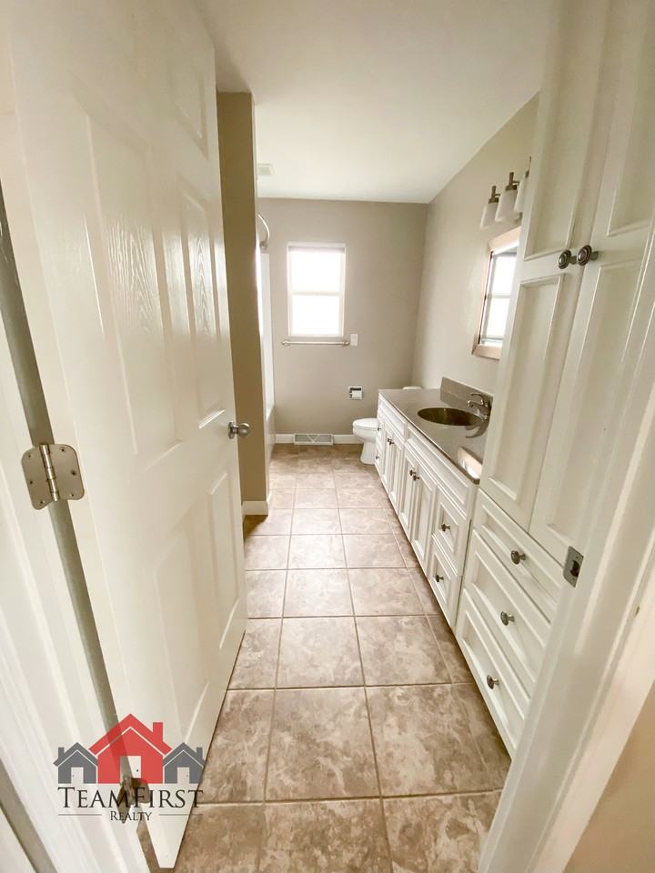 1256 Crown Ct #1 - Photo 6 of 14