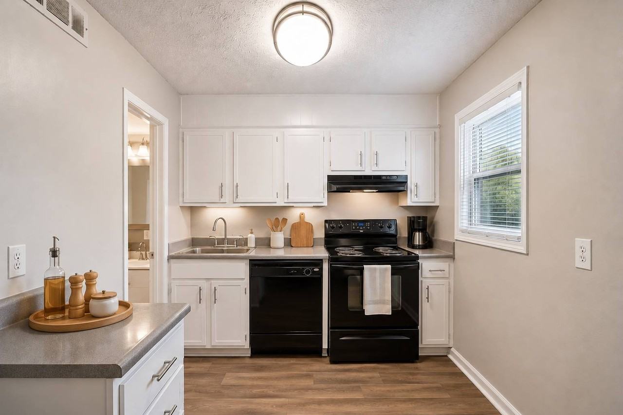 Sterling Villas Apartments - Photo 5 of 20