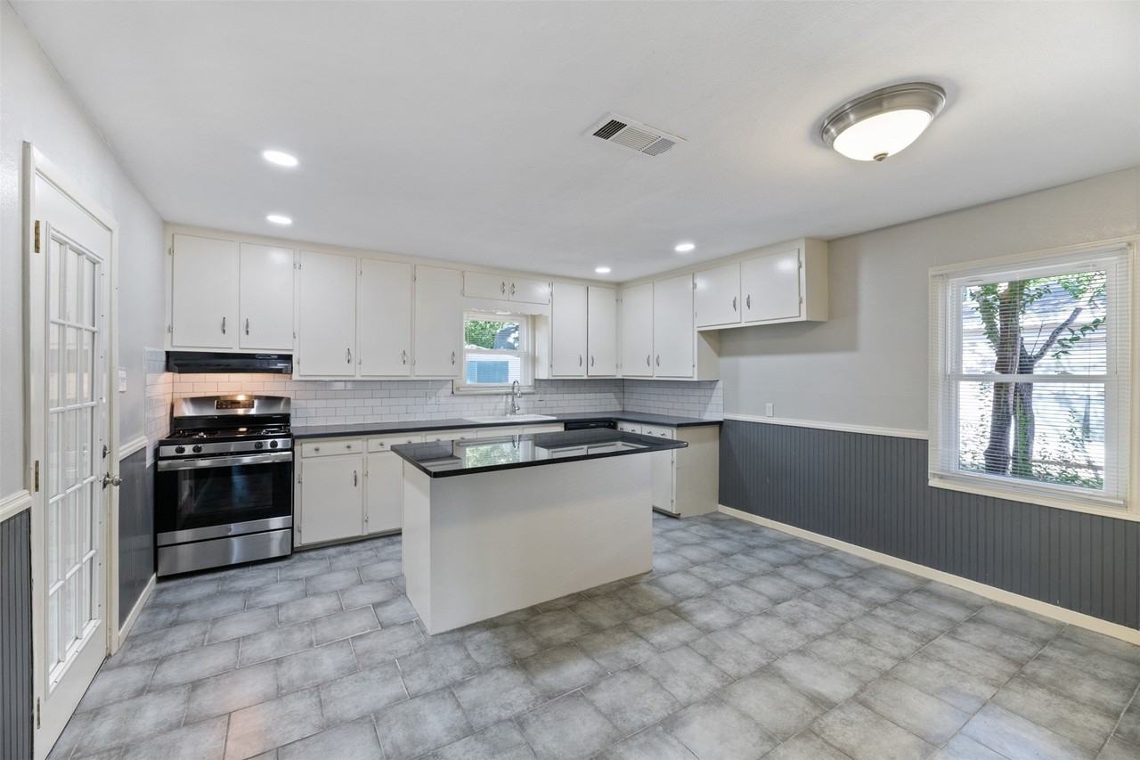 413 Kimbrough St - Photo 6 of 23