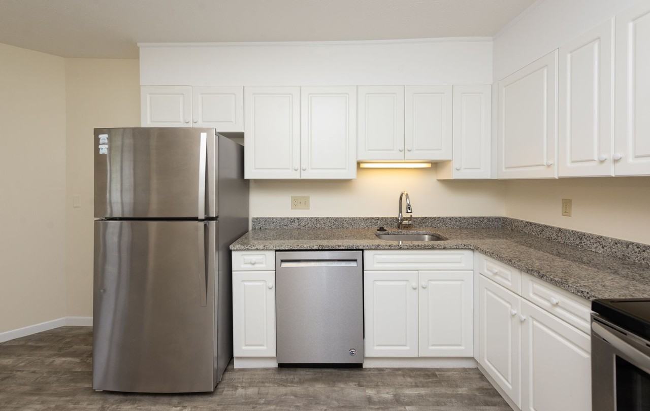 Chestnut Hill North Apartments - Photo 5 of 30