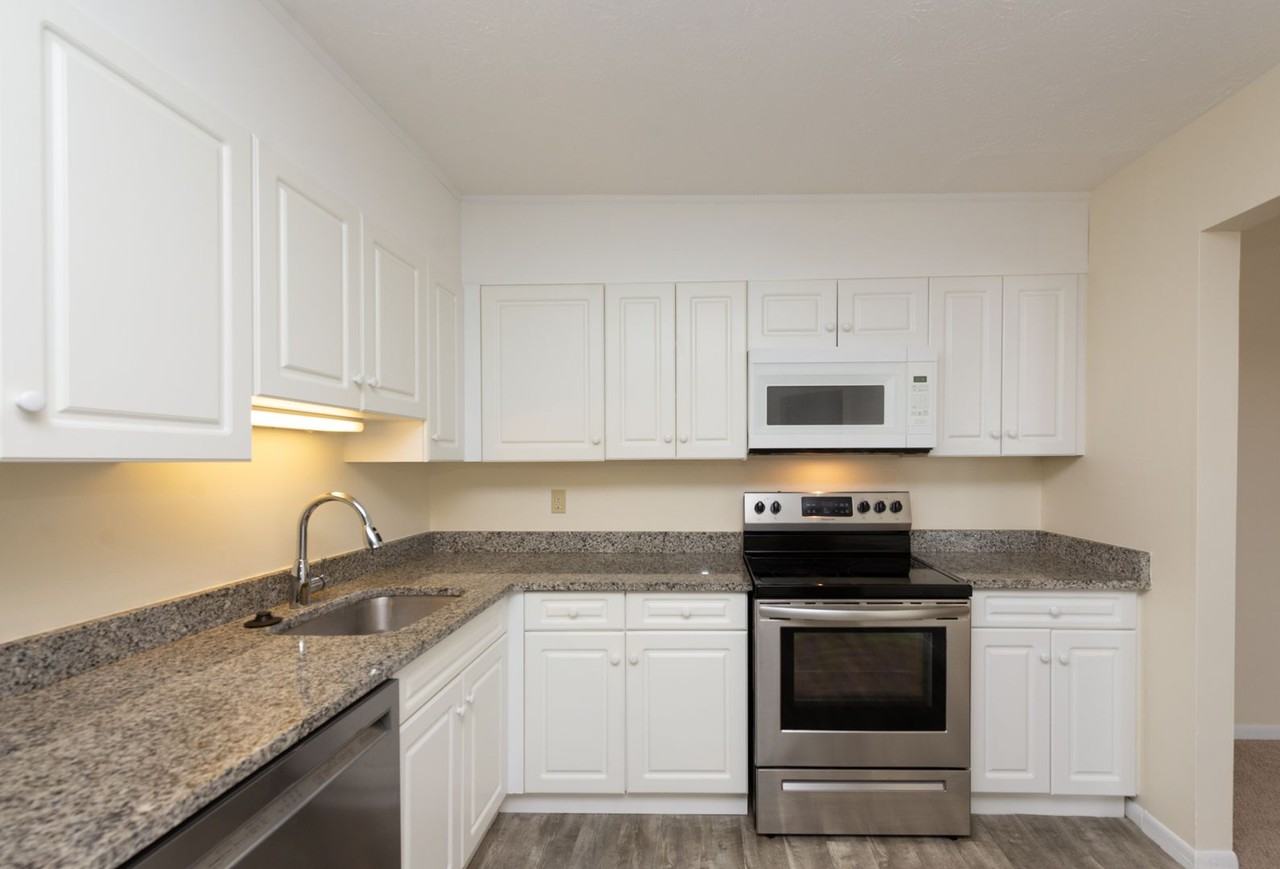 Chestnut Hill North Apartments - Photo 6 of 30