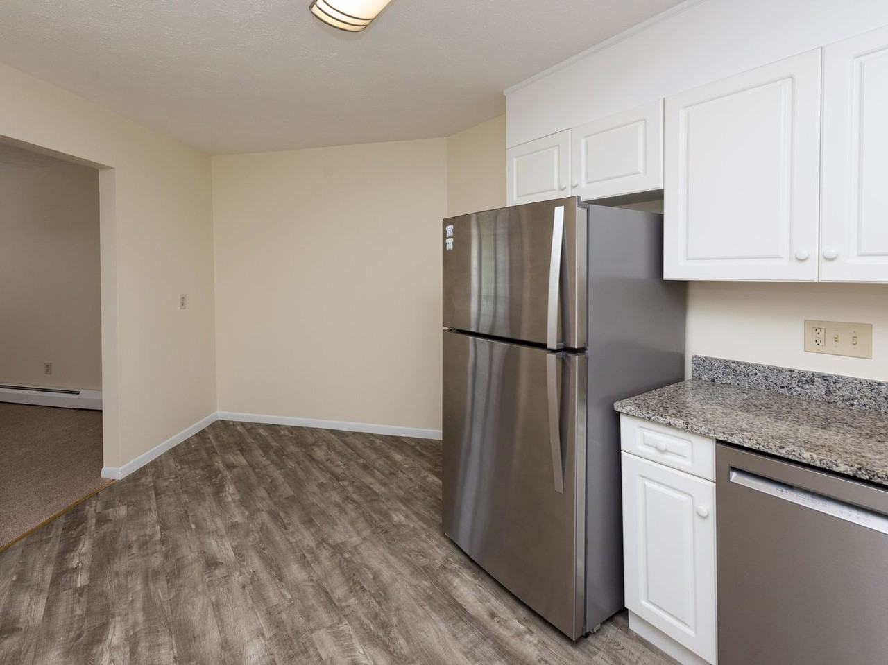 Chestnut Hill North Apartments - Photo 7 of 30