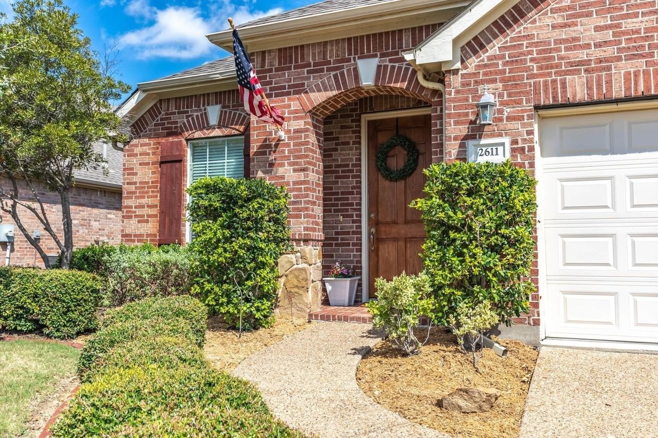 2611 Greyhawk Dr - Photo 2 of 30