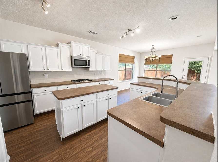 4420 Corner Brook Ln - Photo 4 of 17