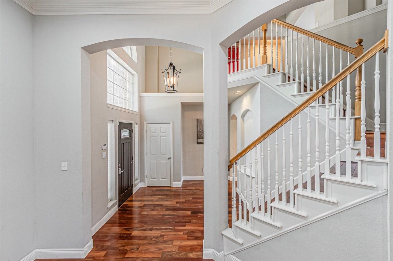 1025 Basilwood Dr - Photo 6 of 31