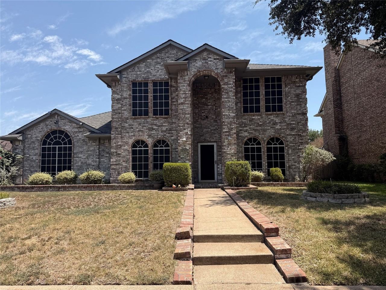 2332 Boardwalk Dr