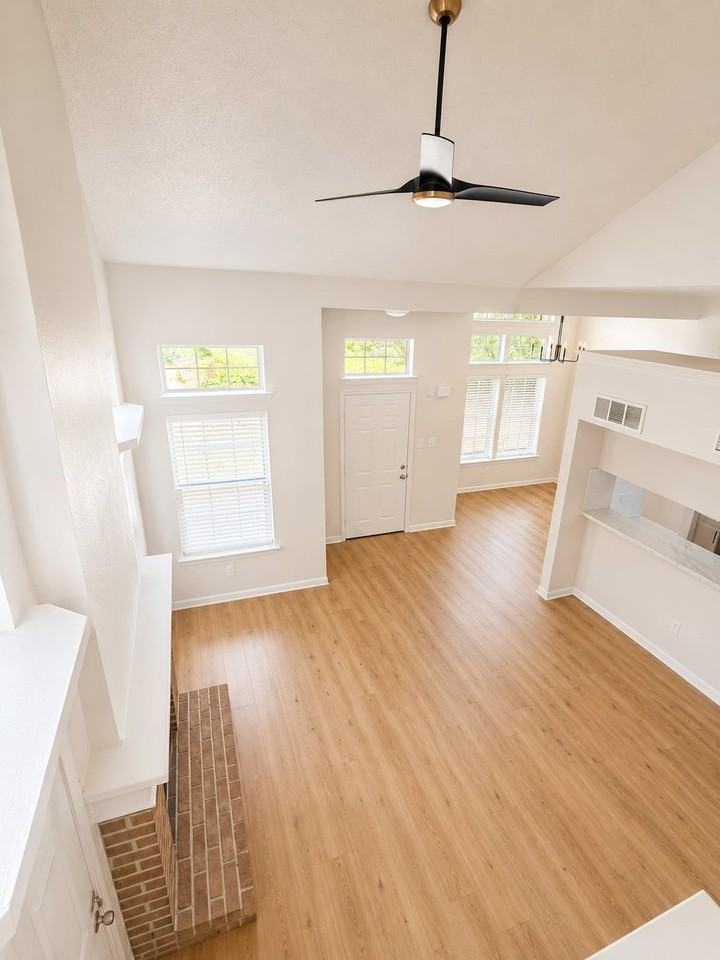 4952 Berridge Ln - Photo 4 of 40