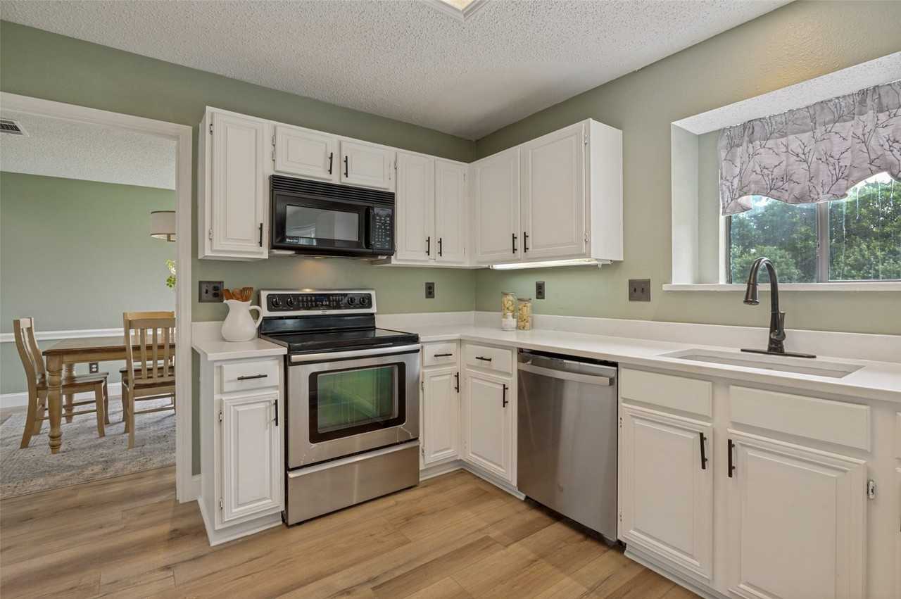 4515 Copperfield Dr - Photo 3 of 21