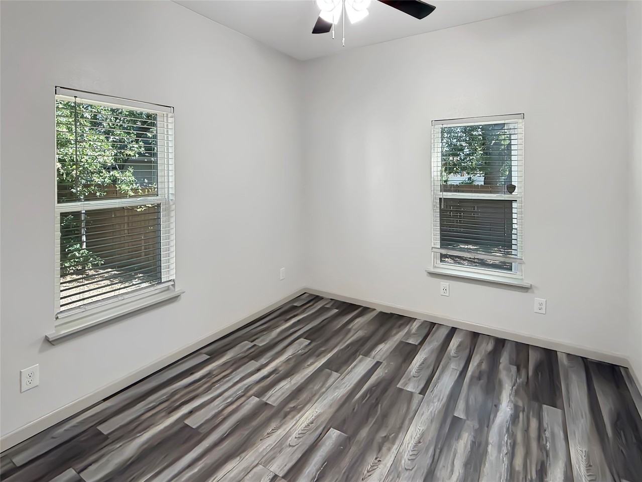 1719 Nw 25th St - Photo 3 of 17