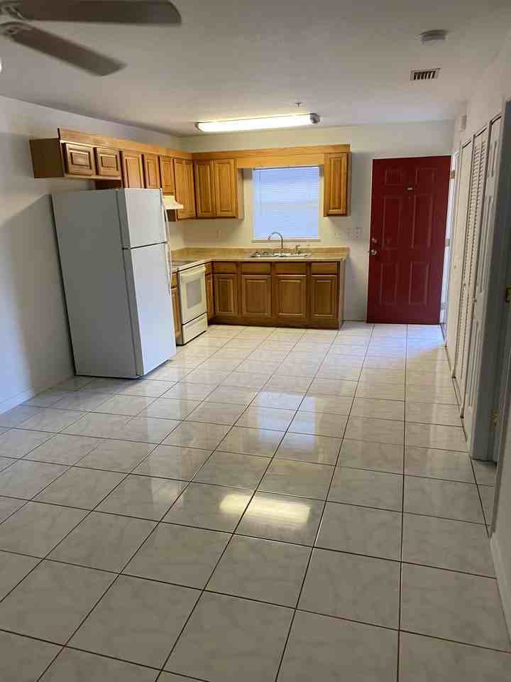 1570 N Delaware Ave #1570 - Photo 5 of 10
