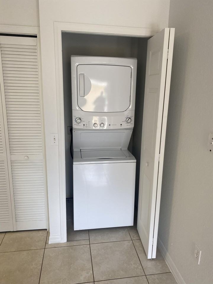 1570 N Delaware Ave #1570 - Photo 7 of 10