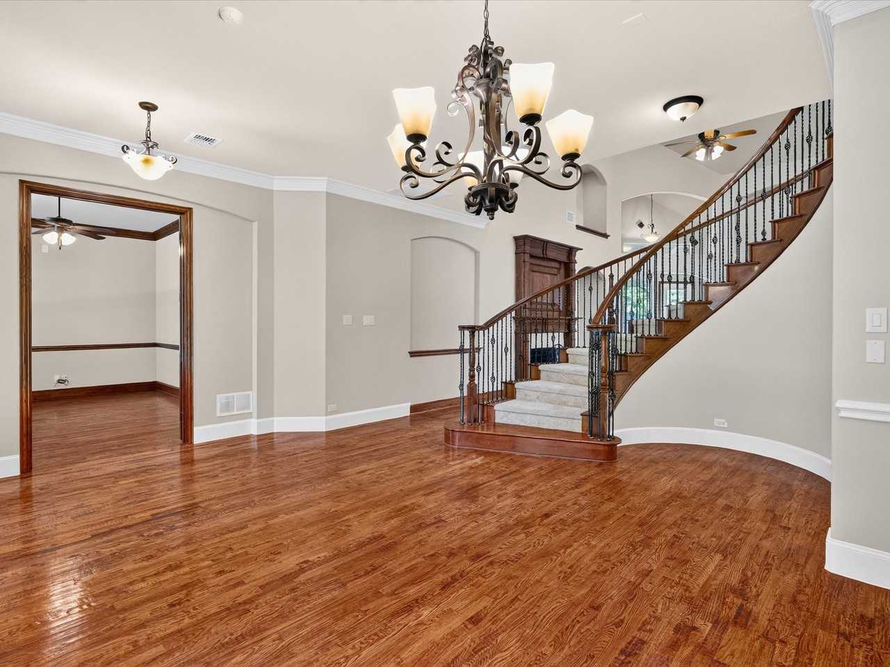 13108 Lyndhurst Dr - Photo 3 of 20