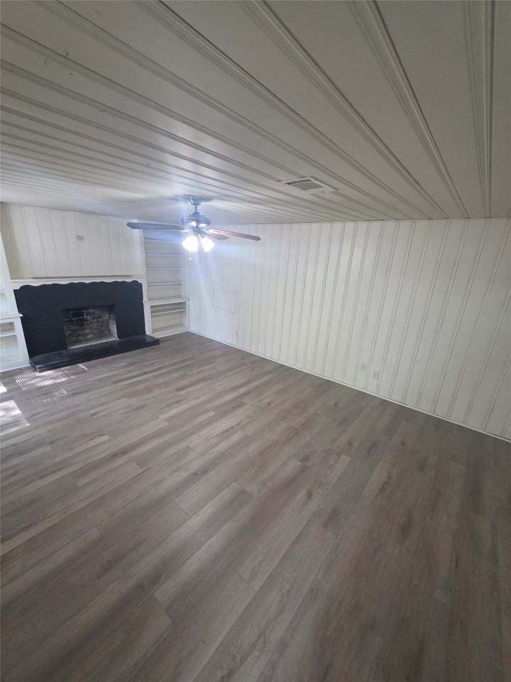 5415 Spruce View Dr - Photo 6 of 18