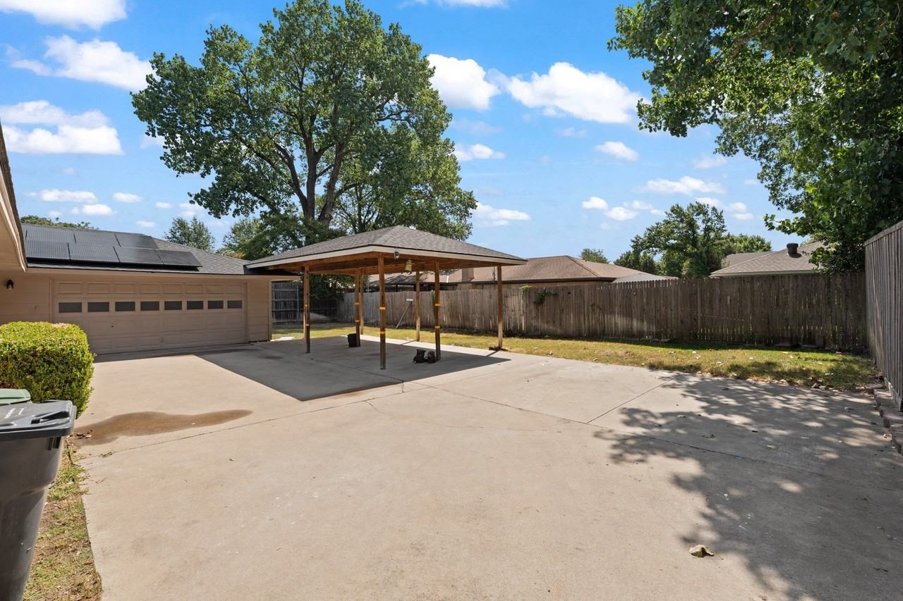 1807 Holm Oak St - Photo 4 of 28