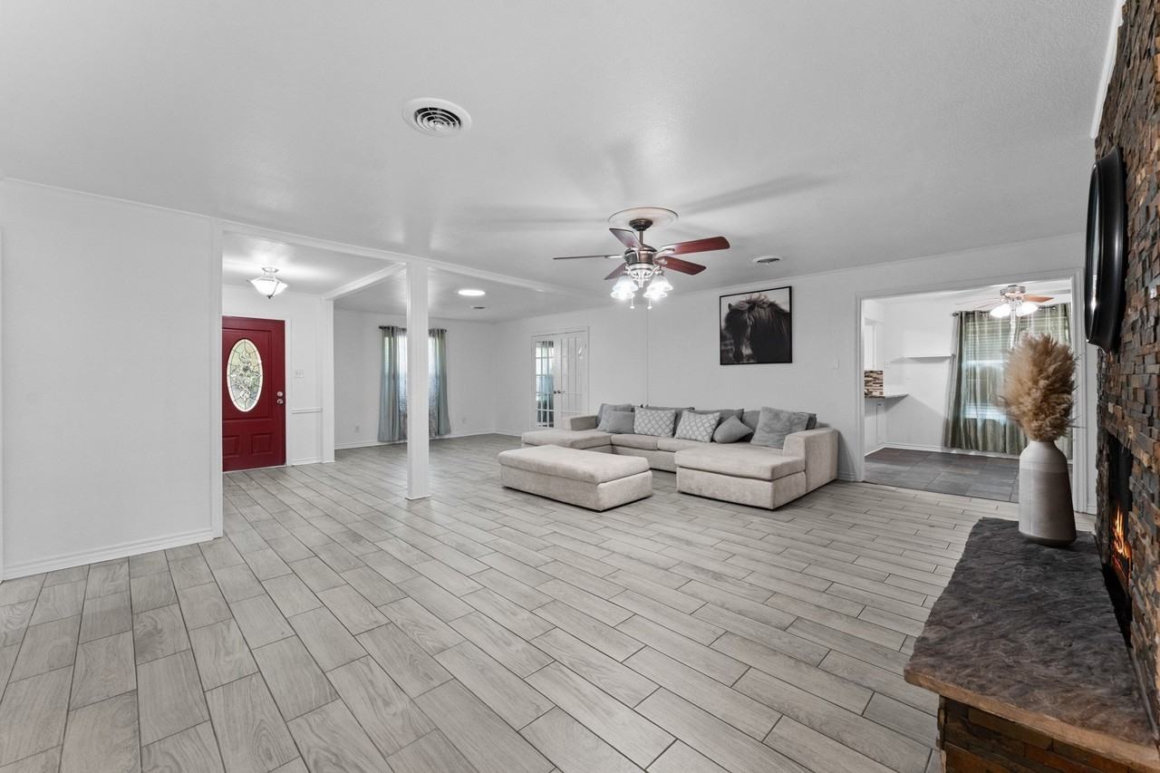 1807 Holm Oak St - Photo 7 of 28