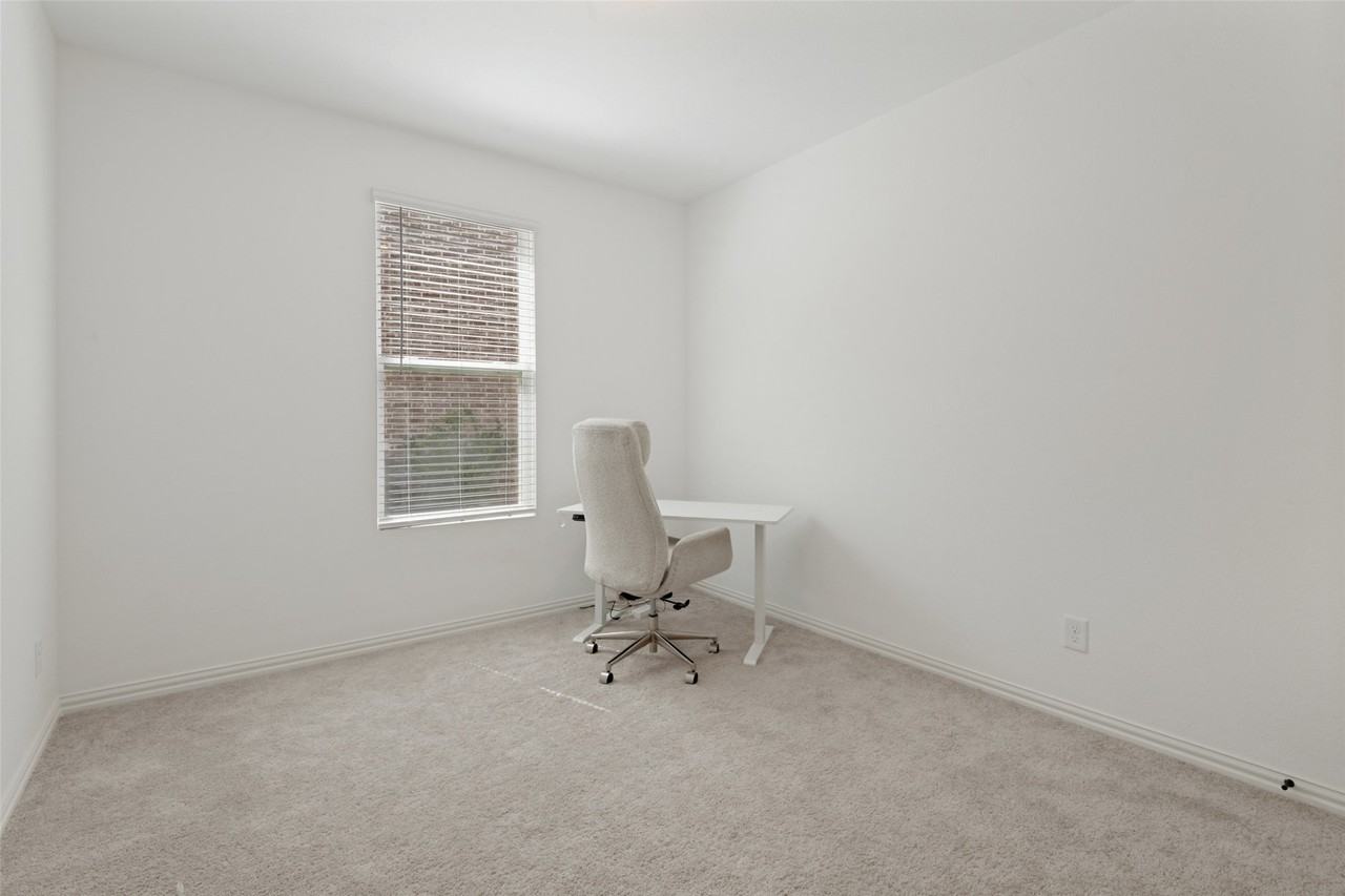 2504 Flaxfield Ln - Photo 5 of 12