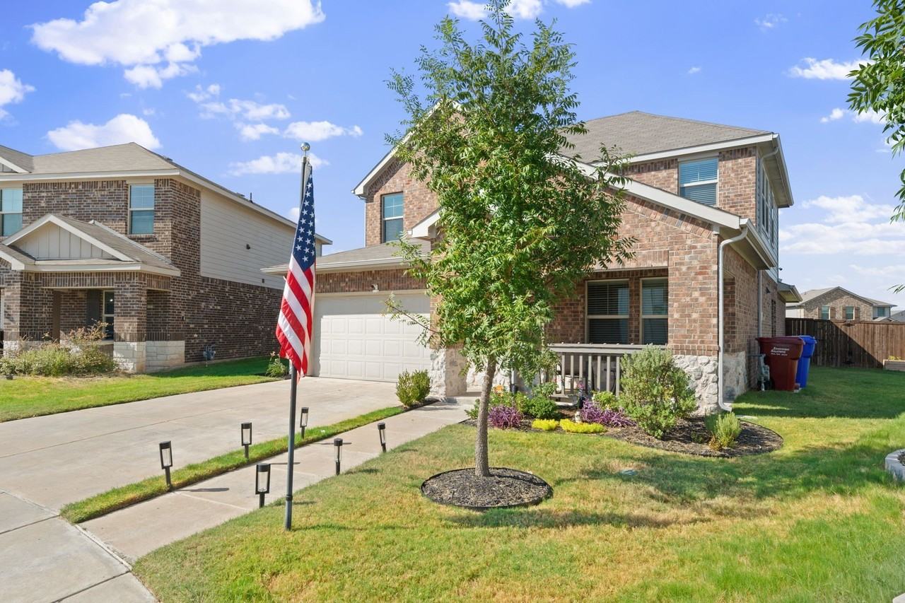 7175 Rolling Waters Way - Photo 3 of 40