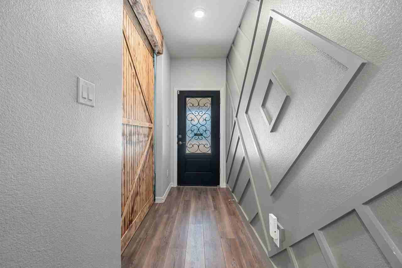 7175 Rolling Waters Way - Photo 5 of 40