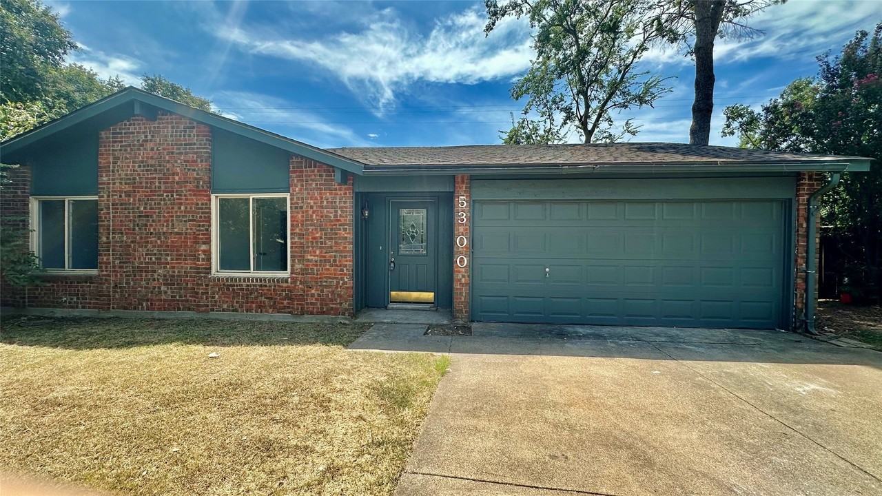 5300 Duchess Ct - Photo 2 of 16