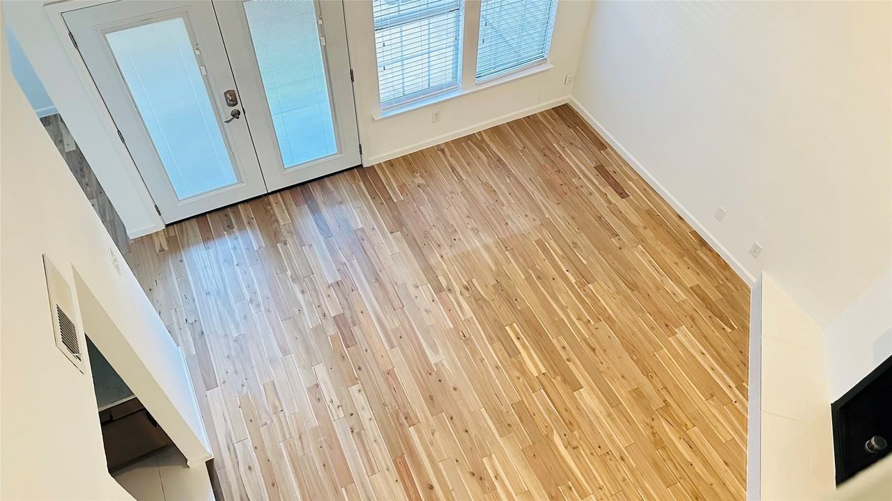 805 Summercreek Dr - Photo 4 of 19