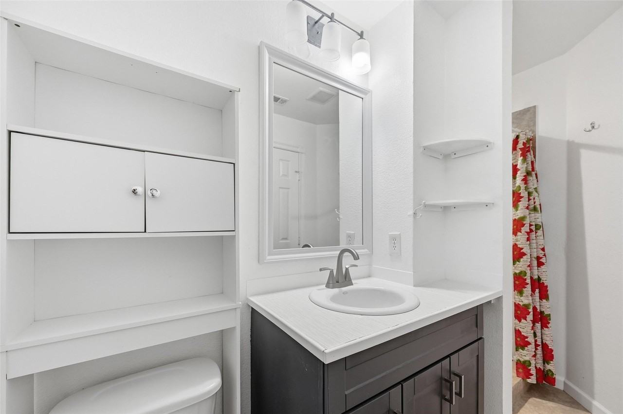 633 Rose Garden Dr #2 - Photo 7 of 11