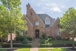 featured image of 5000 Dickens Ln