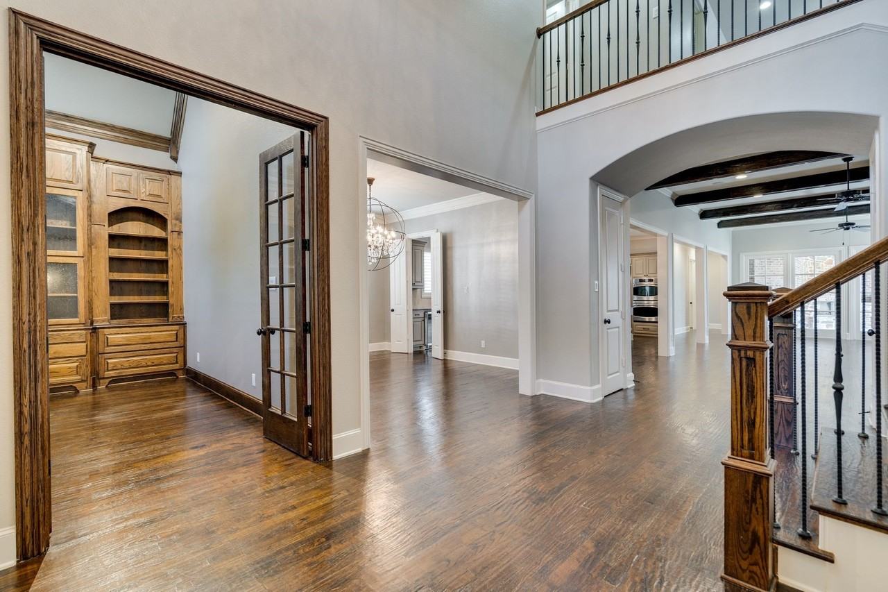 5000 Dickens Ln - Photo 5 of 39
