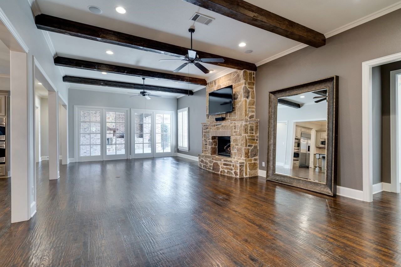 5000 Dickens Ln - Photo 6 of 39