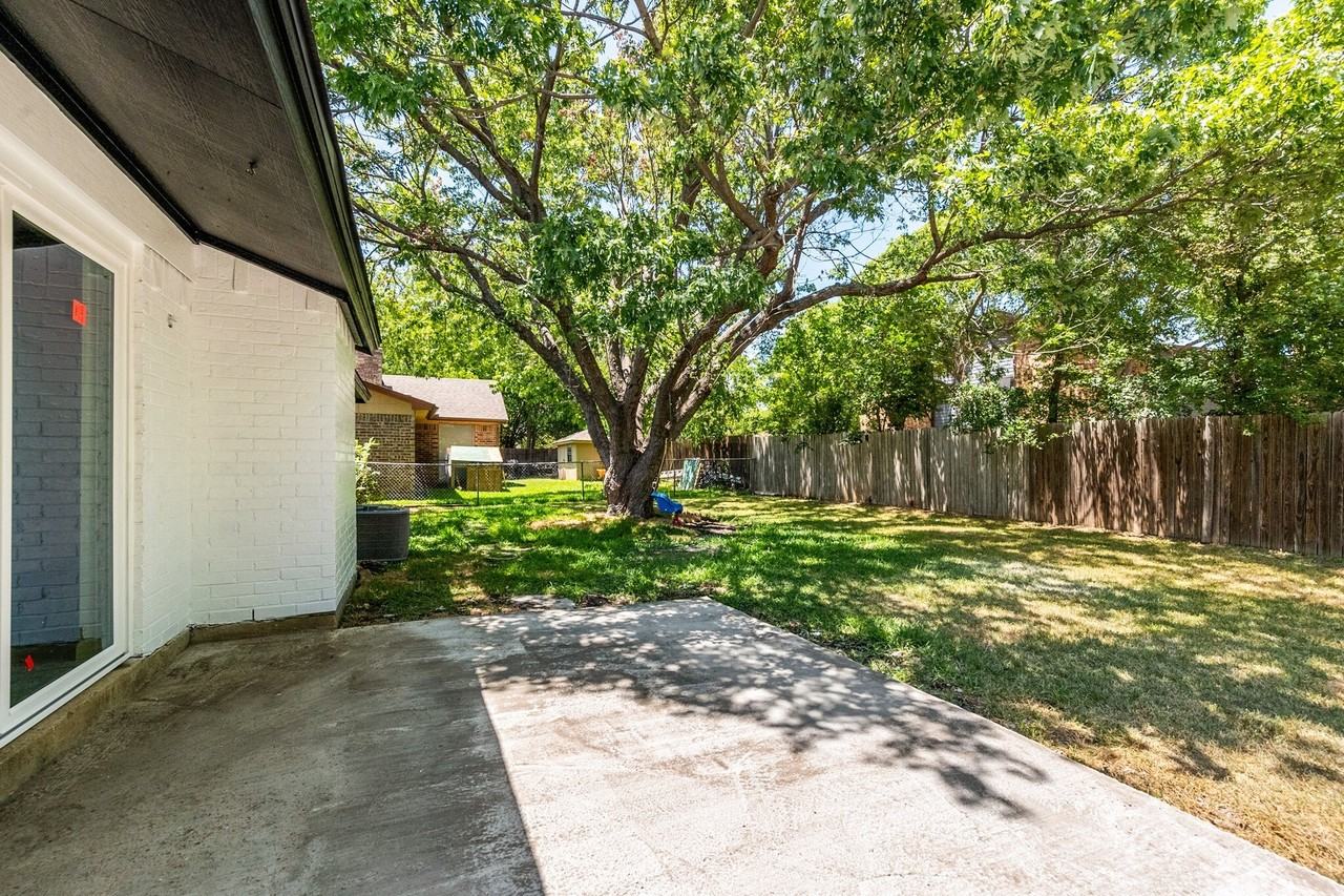 805 Salem Dr - Photo 3 of 26