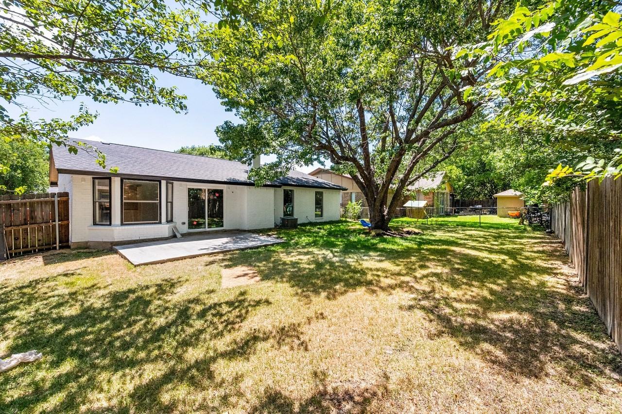 805 Salem Dr - Photo 4 of 26