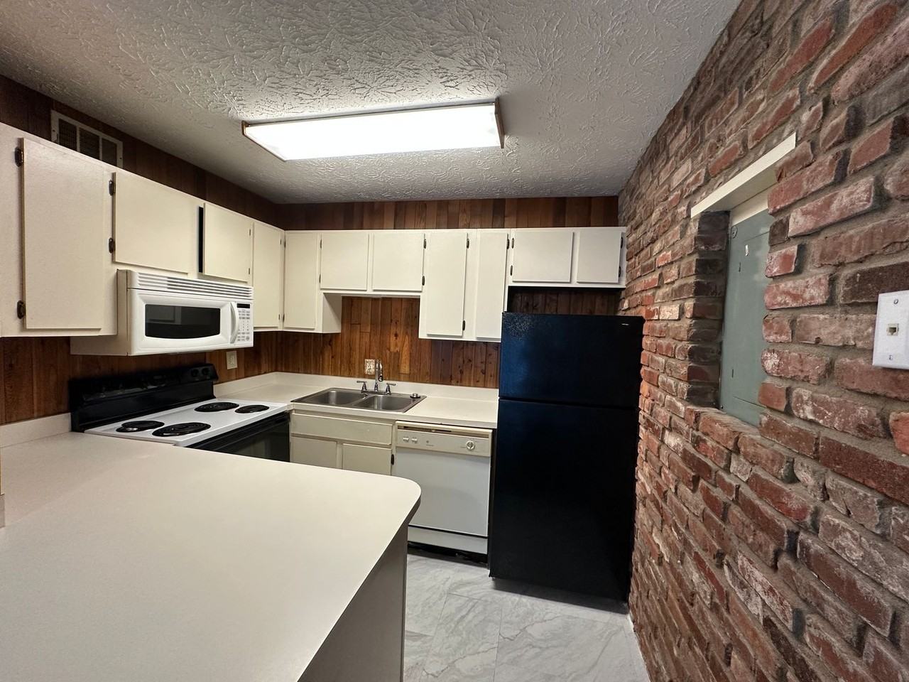 3750 Mulkey Cir Sw - Photo 3 of 7