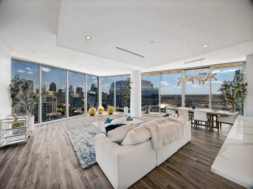 2900 Mckinnon St #2301