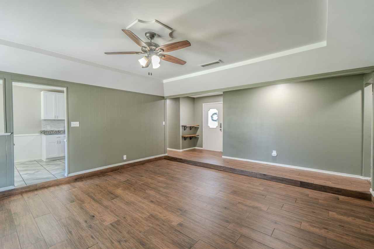 1701 Brookhaven Cir - Photo 5 of 26