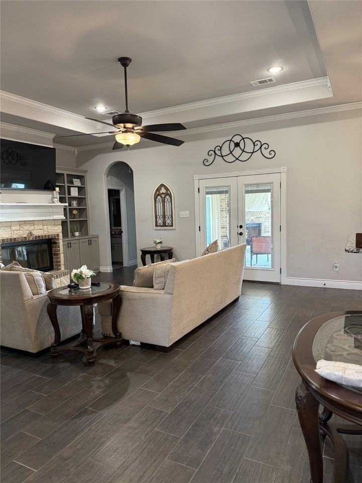 1013 Sky Ct - Photo 7 of 38