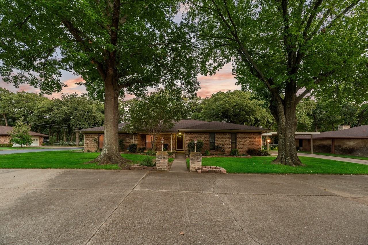 763 Moore Rd - Photo 4 of 24